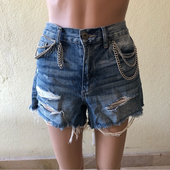 Pistola Jeans Denim Shorts Women’s Size 26 Blue Ripped Distressed Metal Chain - Picture 1 of 16